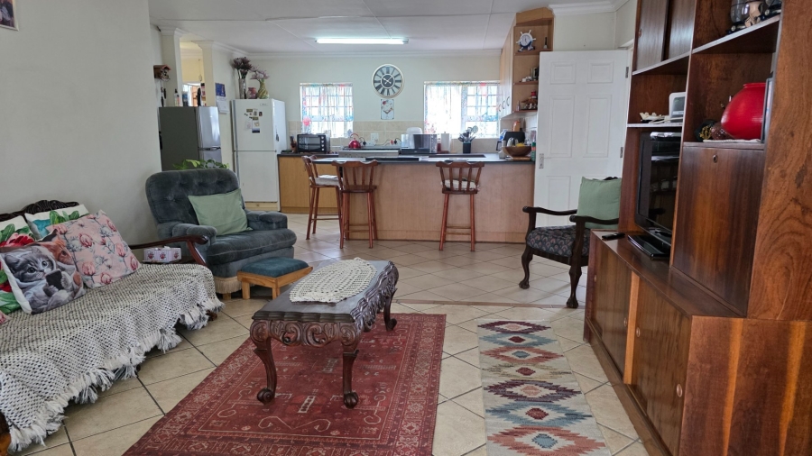 3 Bedroom Property for Sale in Fraaiuitsig Western Cape
